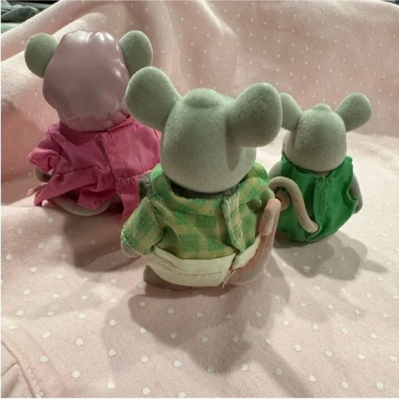 Li’l woodzeez Charming Mouse Family Toy Set - Picture 9 of 10